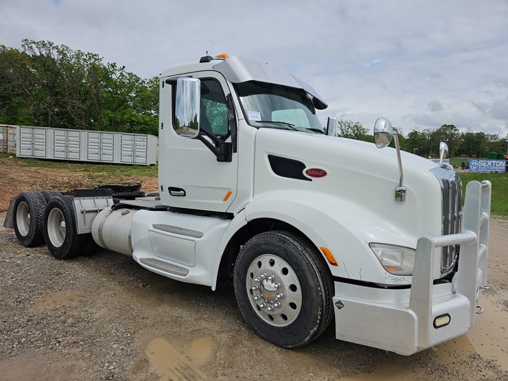 2014-peterbilt-579-image-17