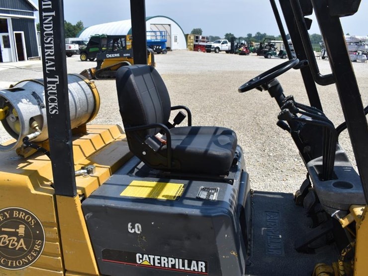 1996-caterpillar-gc30-image-26
