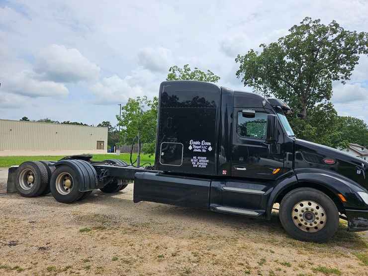 2018-peterbilt-579-image-31