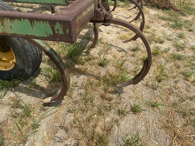 john-deere-100-image-18