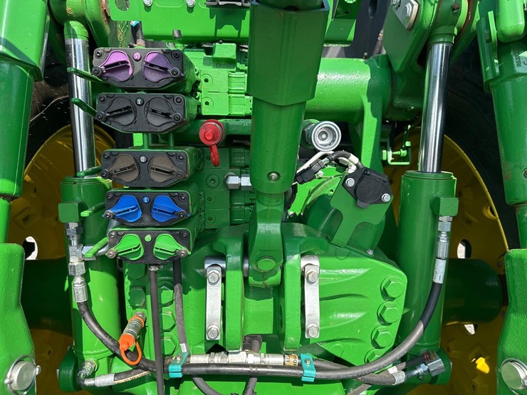 2022-john-deere-9r-390-image-25