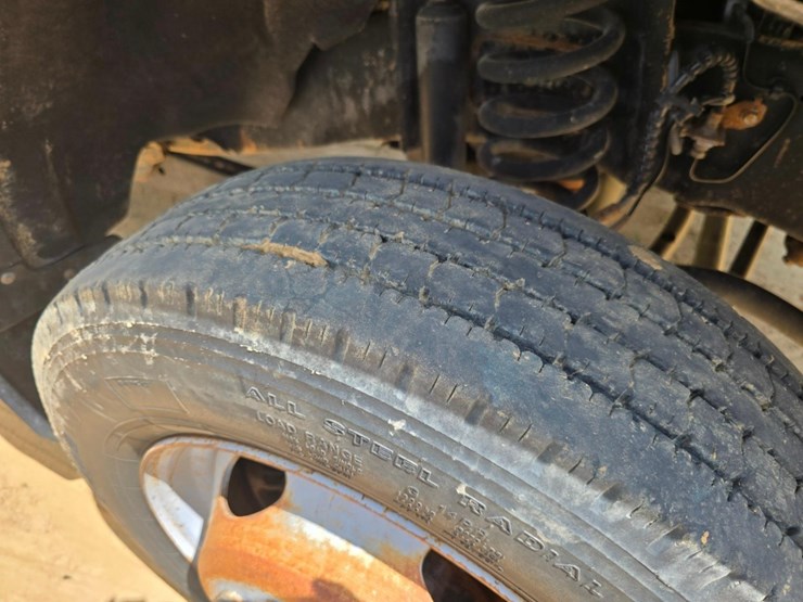 2017-ford-f550-image-42