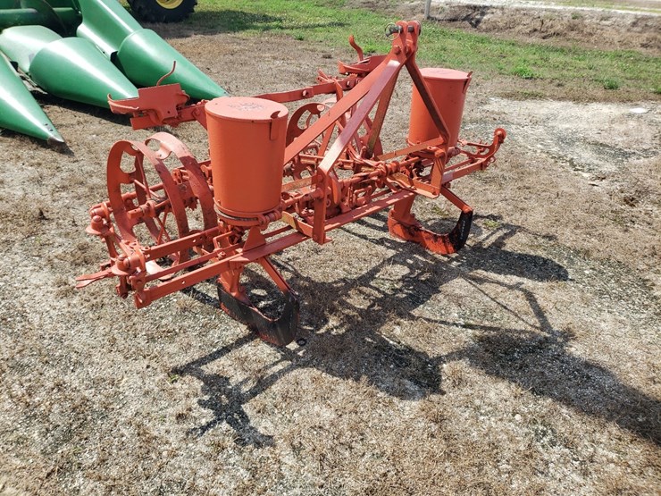 ac-2-row-planter-image-1