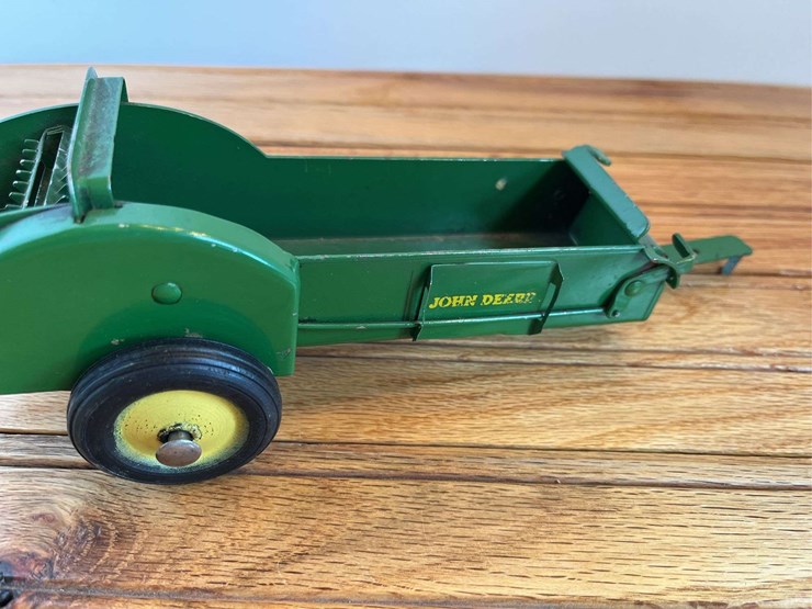 john-deere-16-image-8