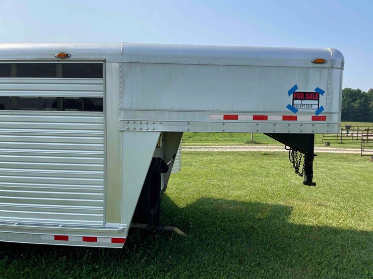 2006-8’x28’-c&c-aluminum-livestock-trailer-image-34