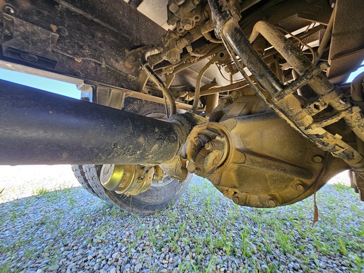 2012-peterbilt-382-image-103