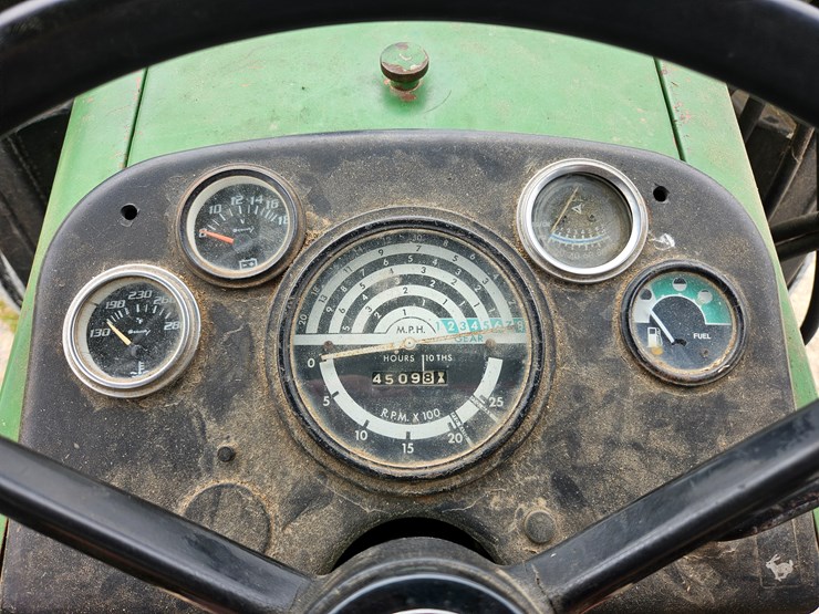 john-deere-2240-image-40