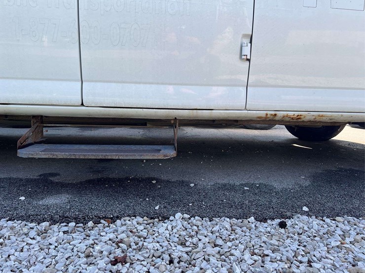 2001-chevrolet-express-3500-image-2