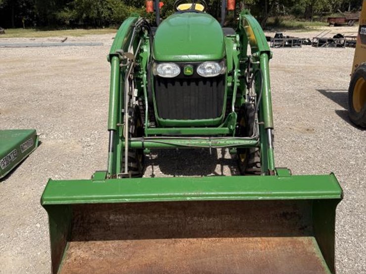 john-deere-3520-image-9