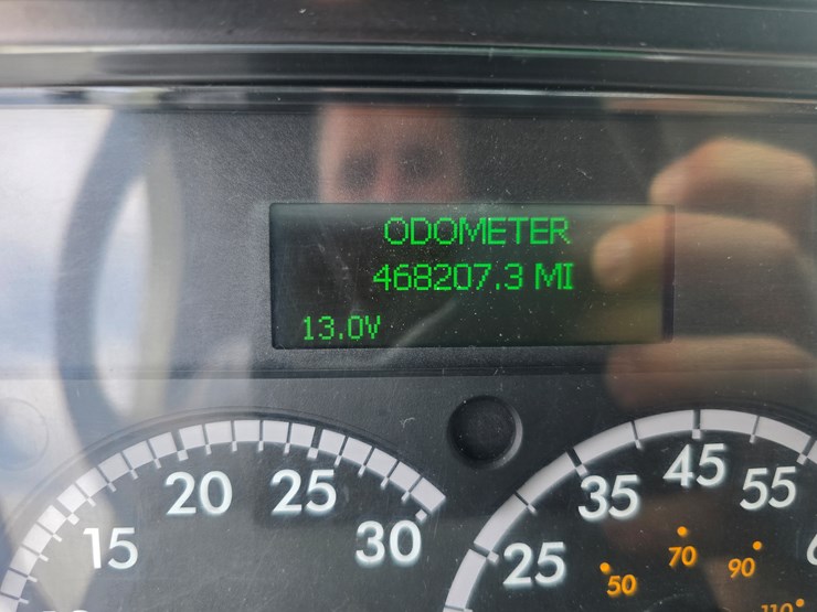 2018-freightliner-columbia-120-image-73