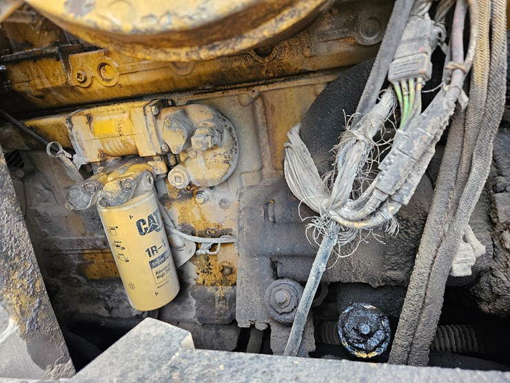 1984-caterpillar-973-image-29