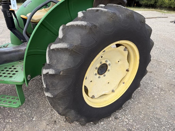 john-deere-5205-image-21