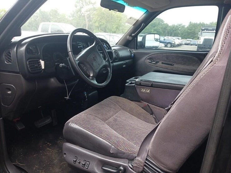 2001-dodge-ram-3500-image-5