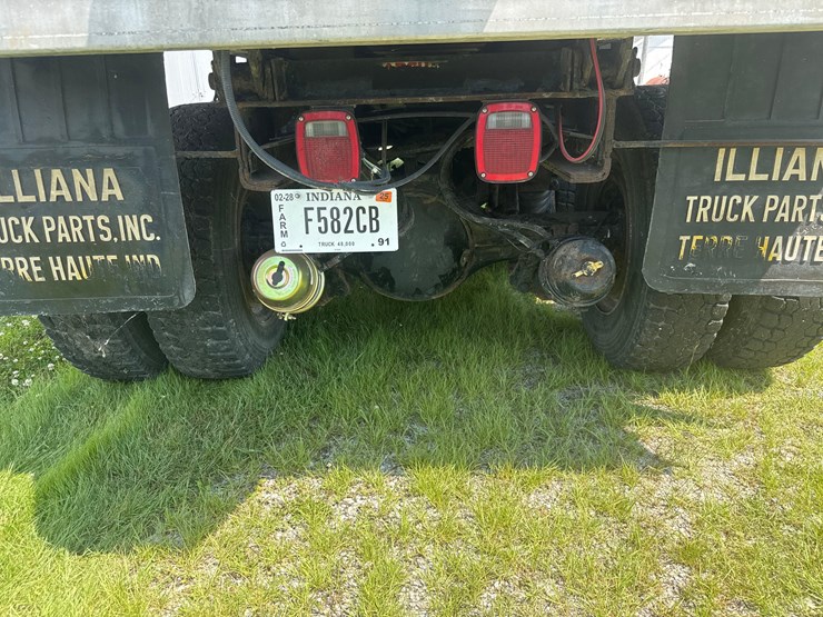 2003-freightliner-fl80-image-13