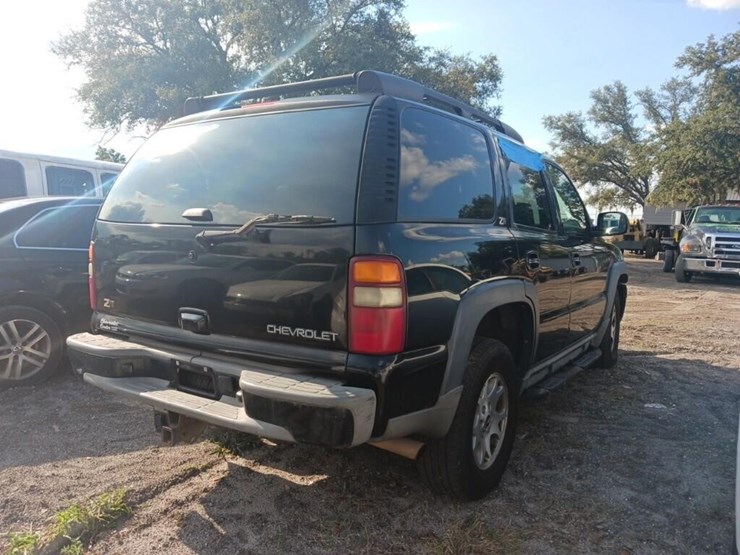 2003-chevrolet-tahoe-image-7