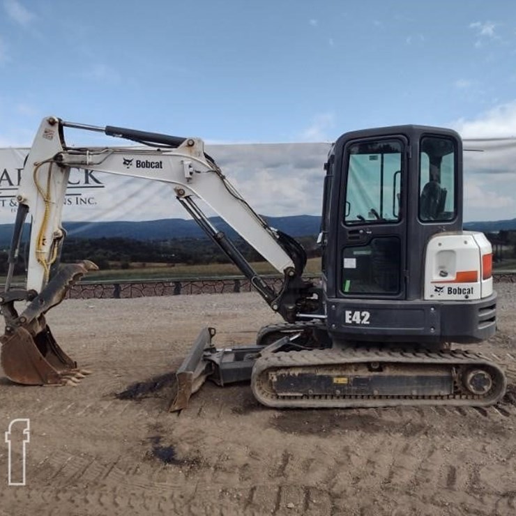 2019 BOBCAT E42