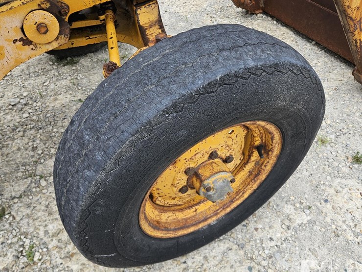 deere-e7320-wilson825-b25-image-21