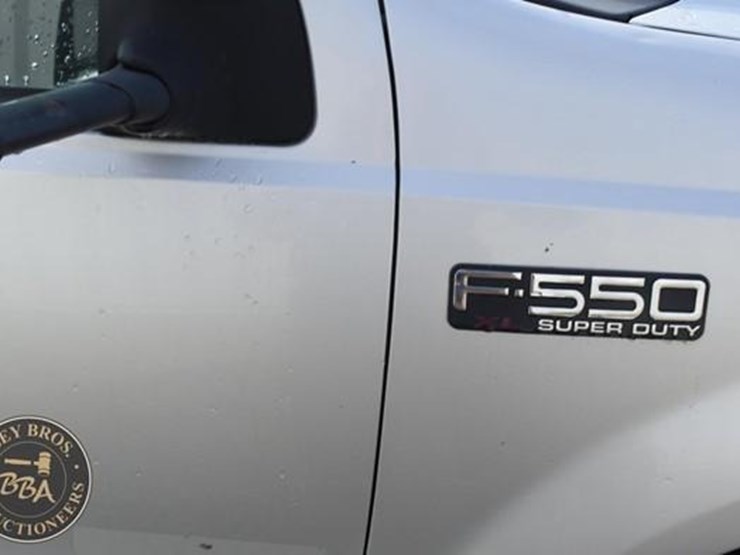 2003-ford-f550-image-23