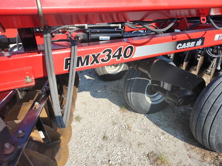 case-ih-340-image-4