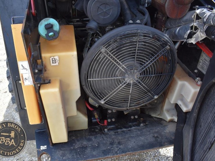 2017-takeuchi-ts50v-image-27