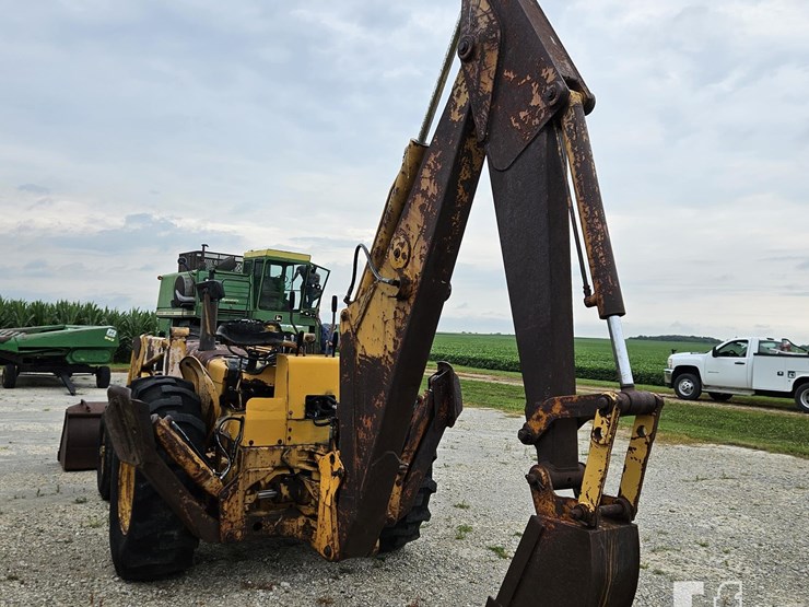 deere-e7320-wilson825-b25-image-8