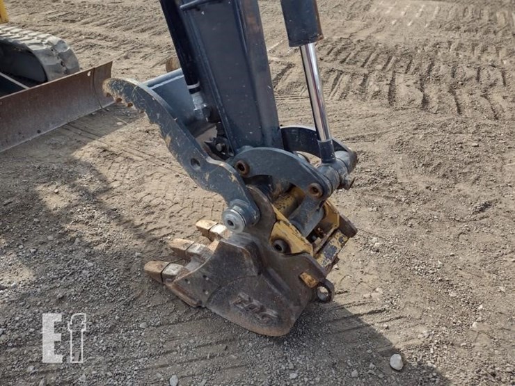 2022-deere-17g-image-17