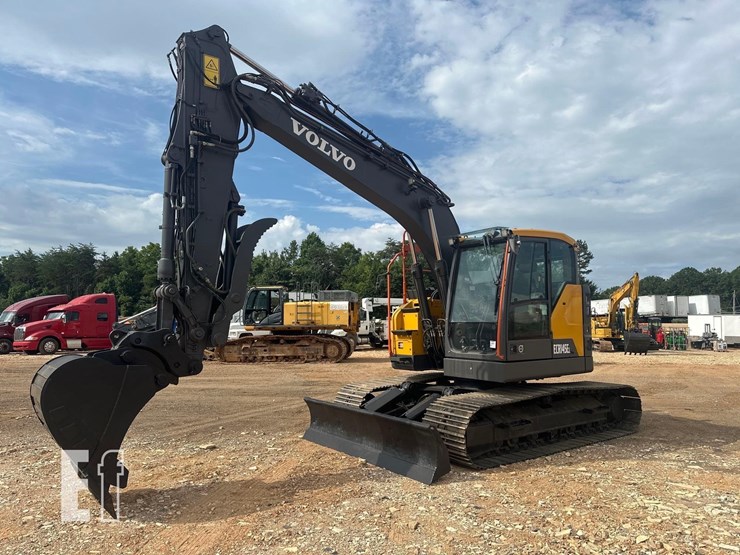 2021-volvo-ecr145el-image-2