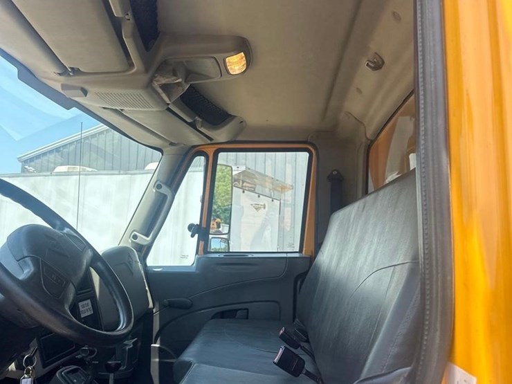 2013-international-durastar-4300-image-17