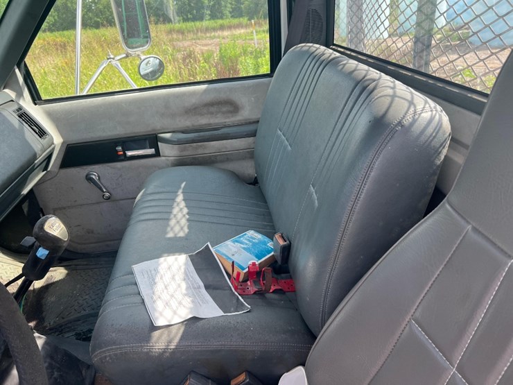 chevrolet-c8500-flat-bed-with-a-moffet-kit-image-44
