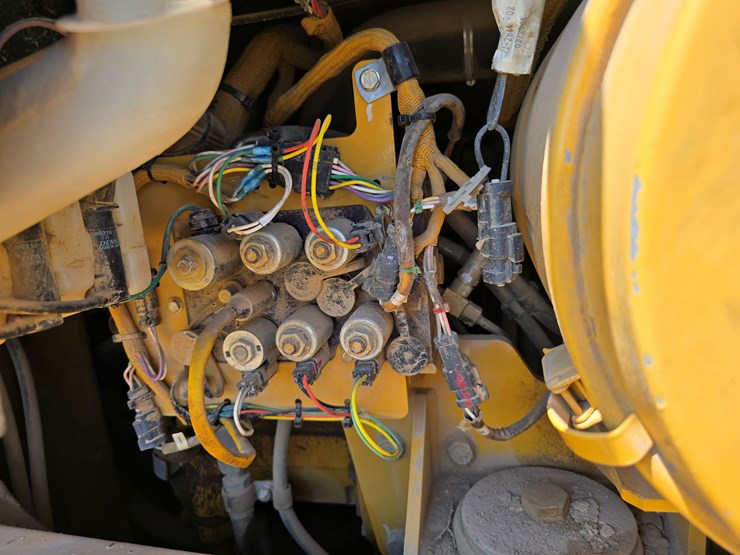 2005-caterpillar-953c-image-115
