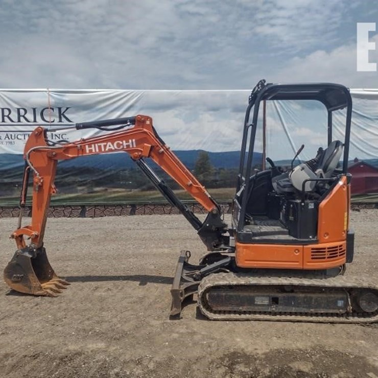 2021 HITACHI ZX26U-5