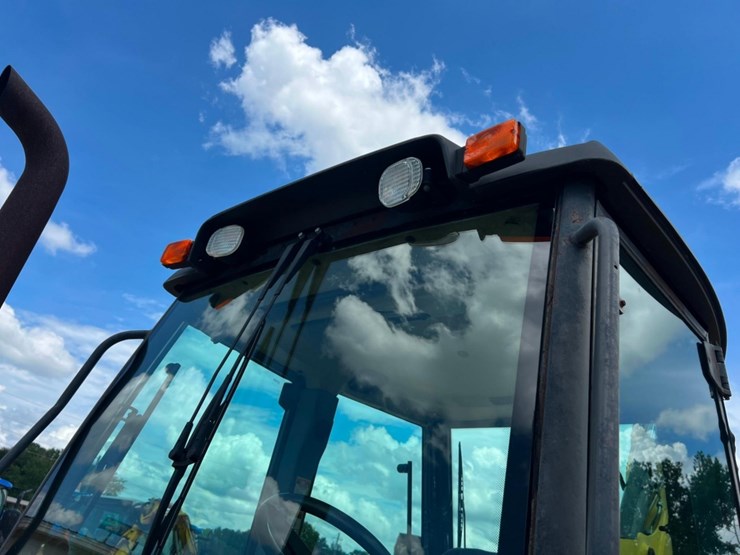2011-new-holland-b95b-image-17