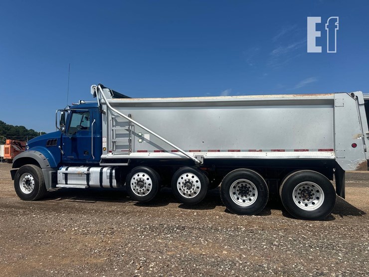 2021-mack-granite-64fr-image-8