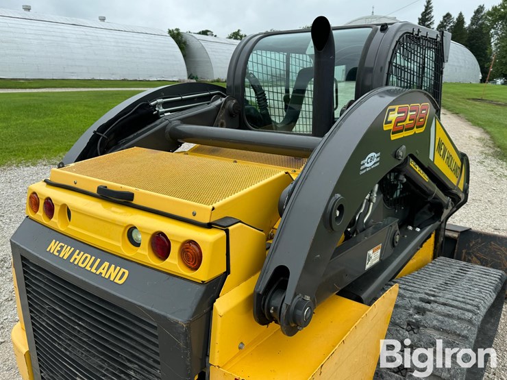 2017-new-holland-c238-image-19