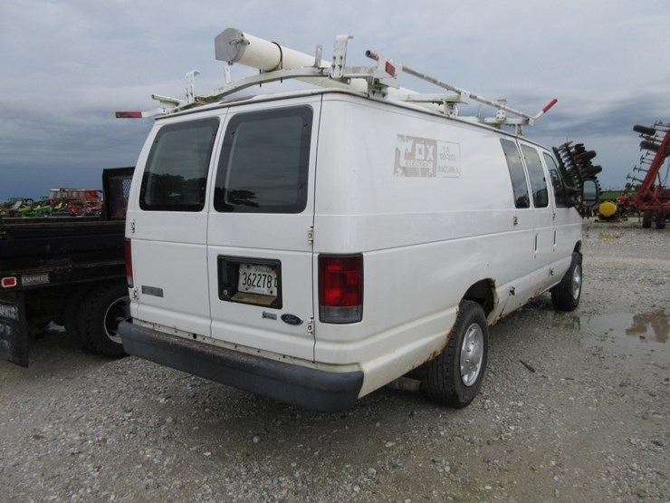 2011-utility-van-image-4