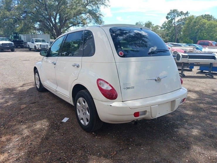 2009-chrysler-pt-cruiser-runs/moves-base-image-7