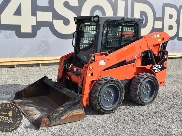 2020-kubota-ssv65-image-1