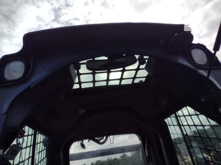 deere-323d-image-13
