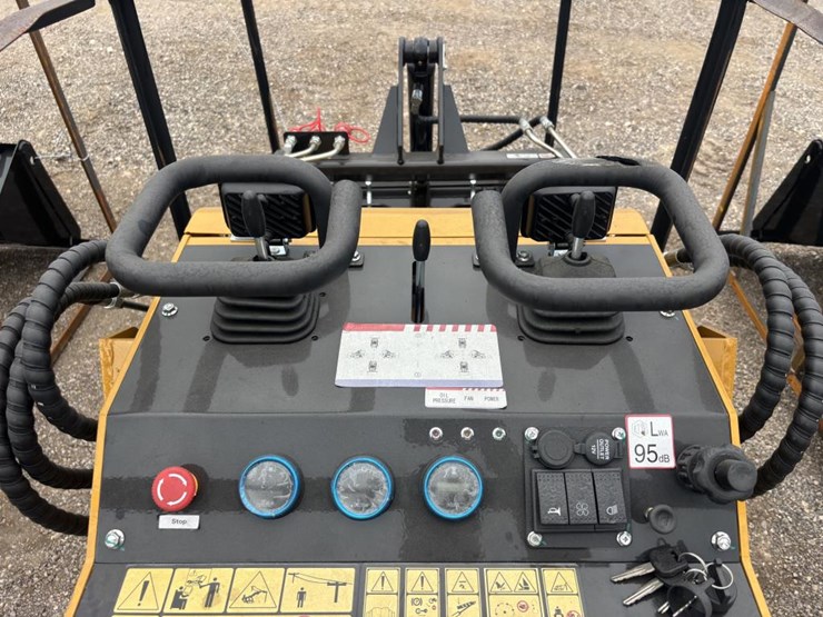 #88-•-compact-track-loader-image-5