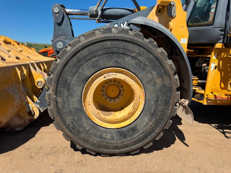 2013-deere-824k-image-37