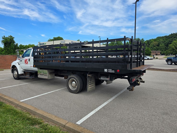 2004-ford-f650-image-16