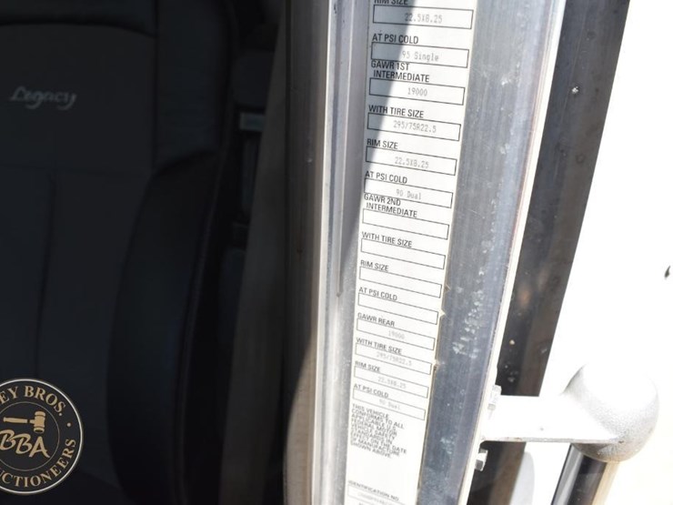 2011-kenworth-t660-image-97