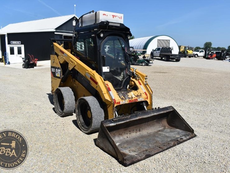 2018-caterpillar-262d-image-25