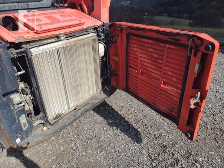 kubota-svl65-2-image-35