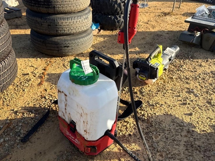 2214---milwaukee-18v-sprayer-image-2