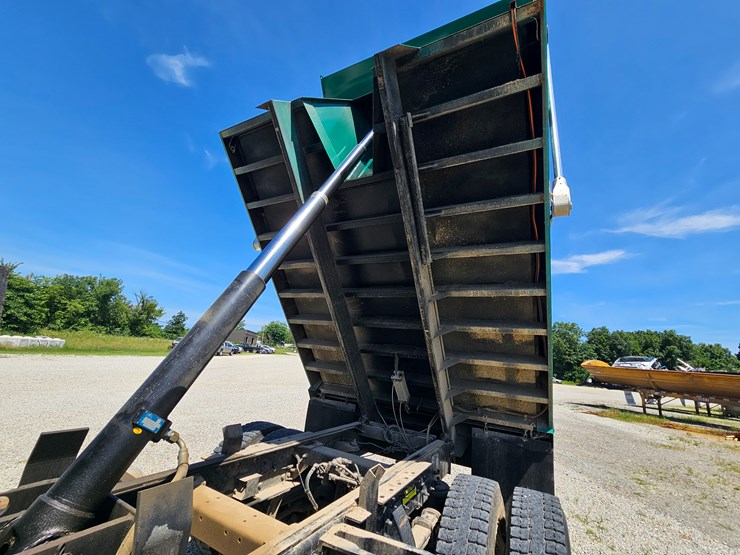 2012-peterbilt-382-image-80