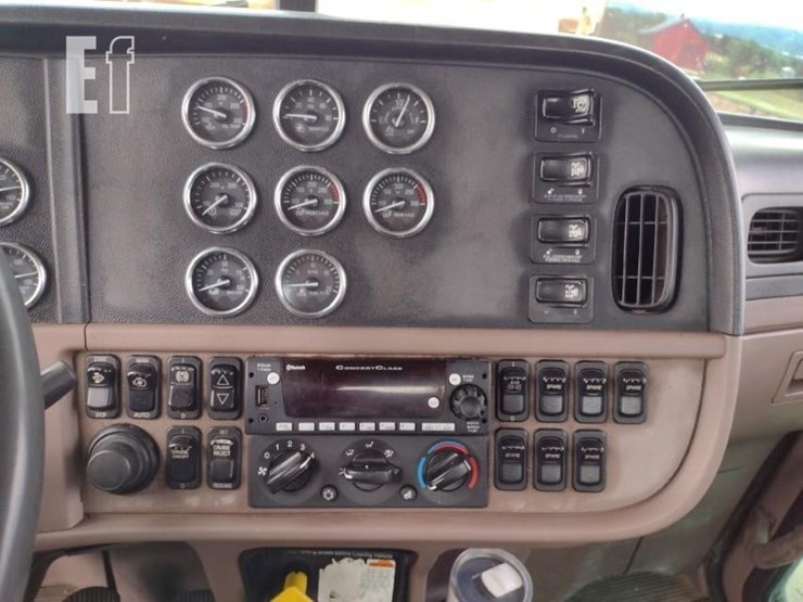 2016-peterbilt-367-image-11