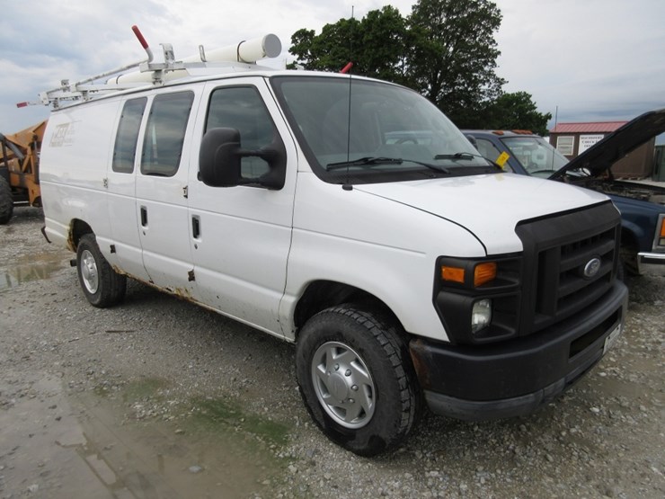 2011-utility-van-image-2