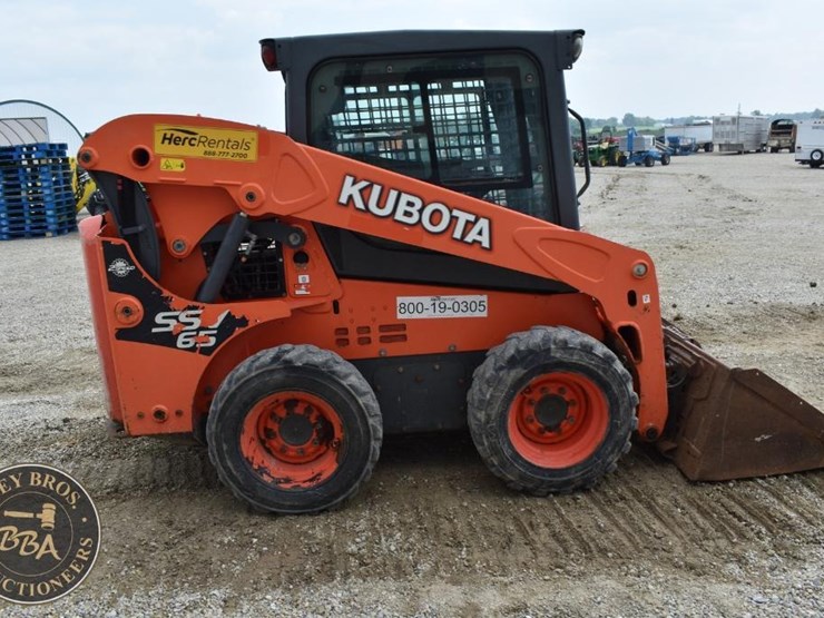 2017-kubota-ssv65-image-22