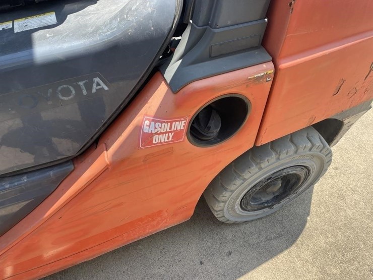 2019-toyota-8fgu30-image-14